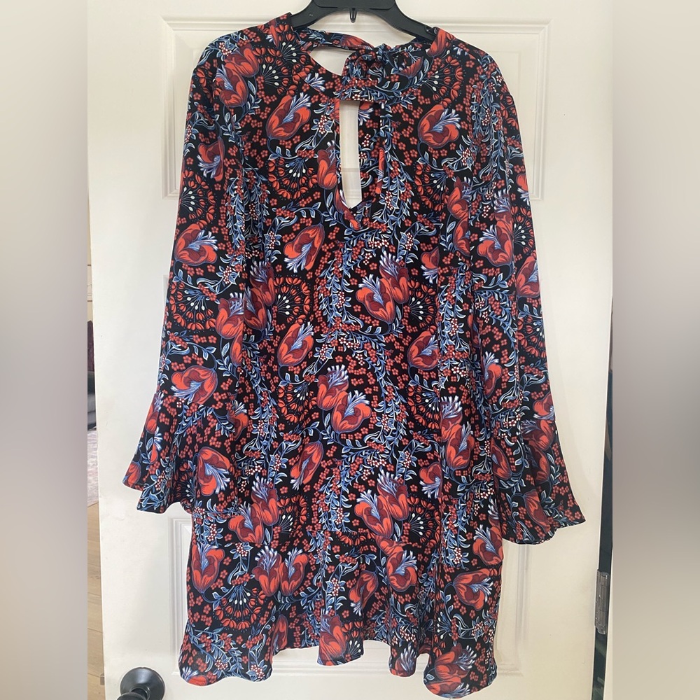 Xhilaration Black Floral Keyhole Tunic with Red & Blue Print